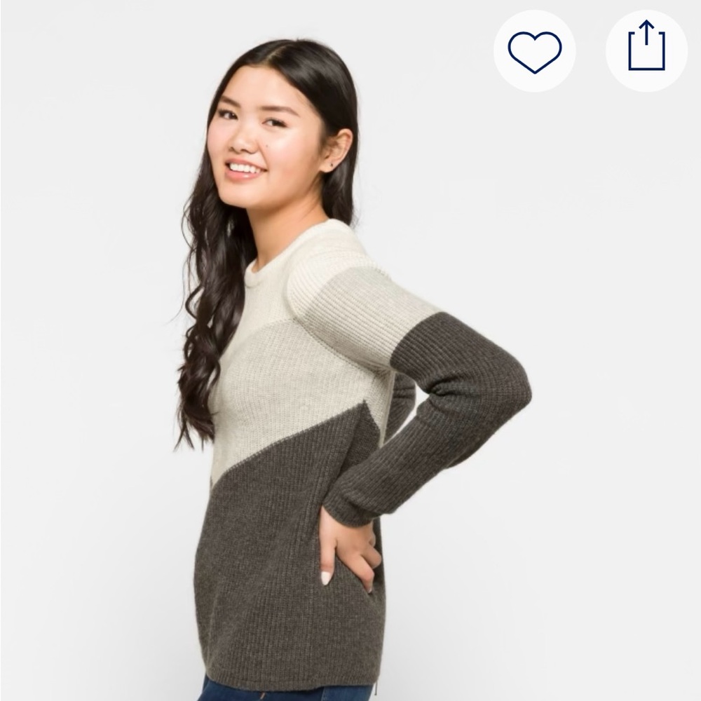 Design History Women's Sweater, size M - Picture 9 of 10